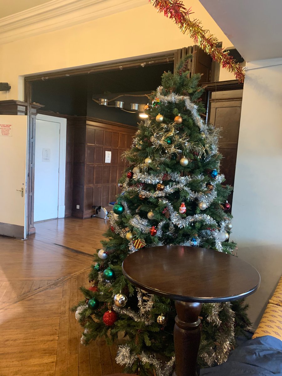CHFTPRG's tweet photo. Loving the Christmas decorations at one of our Pulmonary Rehab Classes. Remember we hold classes within Halifax and brighouse. #2weeksuntilthebigday #ChristmasCountdown @CHFTNHS https://t.co/Hh8yoYRQcn