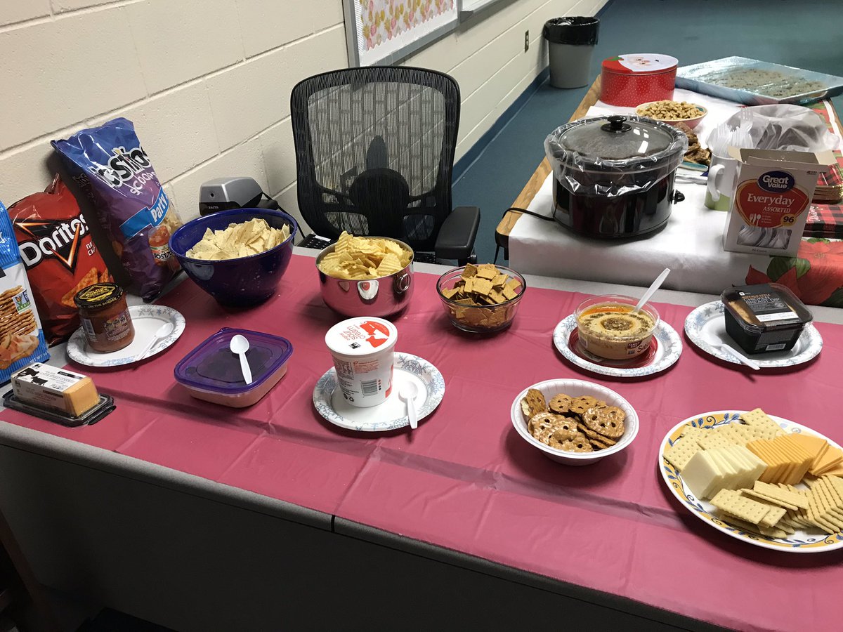 kpunkin96's tweet photo. Student Services celebrates the CTE department today! @AshleyHSStuden1 @AHSEagle #pineappling #celebratingteachers #Eagles https://t.co/yAFVZCb6dS