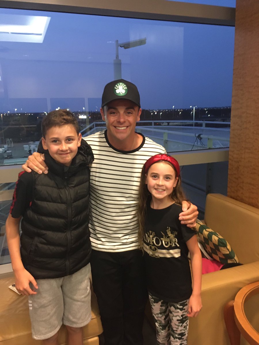 All Ant And Dec On Twitter Ant With Andy S Kids At Brisbane Airport