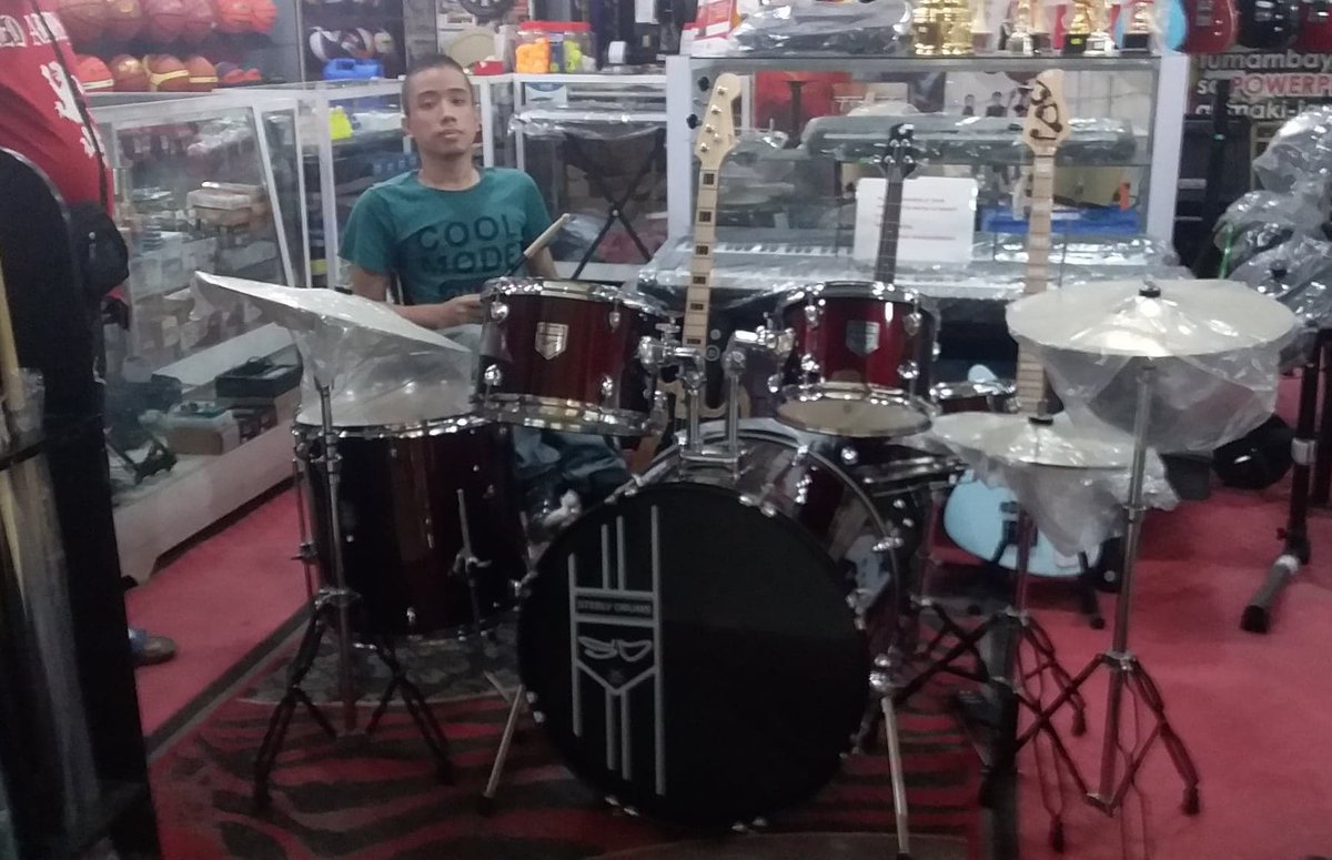 powerplayms's tweet photo. Electric guitars and basses; acoustic and electronic drums --- meron nyan sa #POWERPLAY. 

Tara na at mag #ChristmasShopping sa branch near you!

SM Cherry Antipolo 
Ayala Feliz
Ayala Marikina
Sta. Lucia III
Riverbanks

We accept cash, credit card, and #HomeCredit.👍 See ya! https://t.co/1oTkHUYYYw