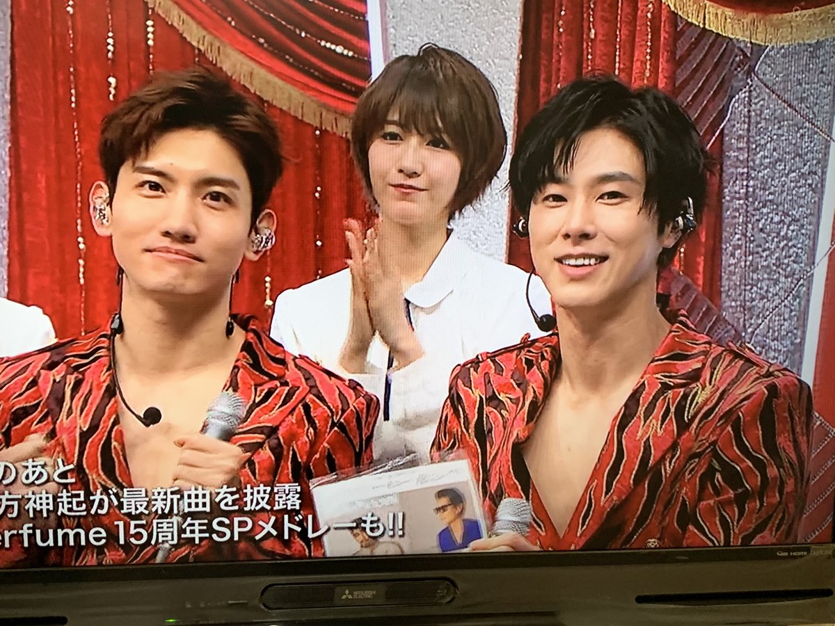 AaHikarumama's tweet image. 胸元ざっくりの
衣装カッコいい

チャンミンの髪型
٩(๑ᵒ̴̶̷͈̀ ᗜ ᵒ̴̶̷͈́)و ̑̑ ✧ｲｪ~ｨ .:*♬
#FNS歌謡祭2019第2夜 
#東方神起FNS楽しみ 
#東方神起