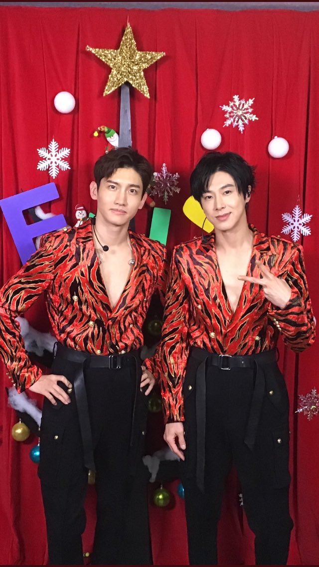 gomatone's tweet image. ほんと。股下はんぱない。
７割脚。あしながおばけ。

#東方神起FNS楽しみ #東方神起