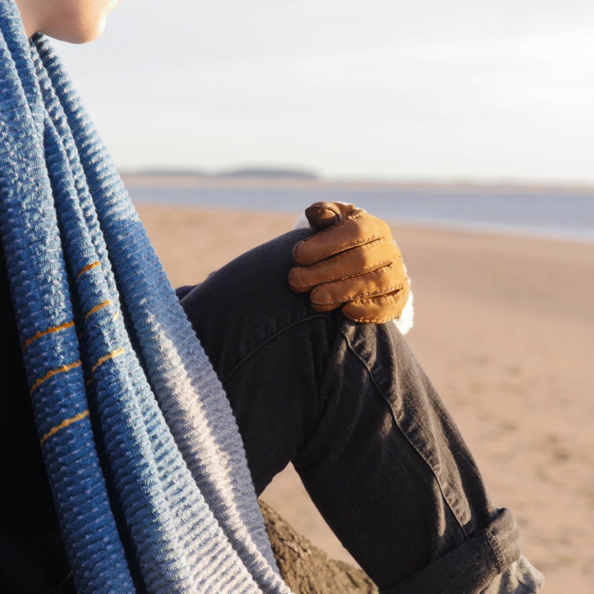 mhairi's tweet photo. Itβs freezing cold outside but the sun is out! Iβm about to get wrapped up and venture out to try and catch some winter sunππ¨ #December #wrap #wrapupwarm #scotland #scottishtextiles #madeinscotland #uktextiles #ukmade https://t.co/C9f6PLdmF7