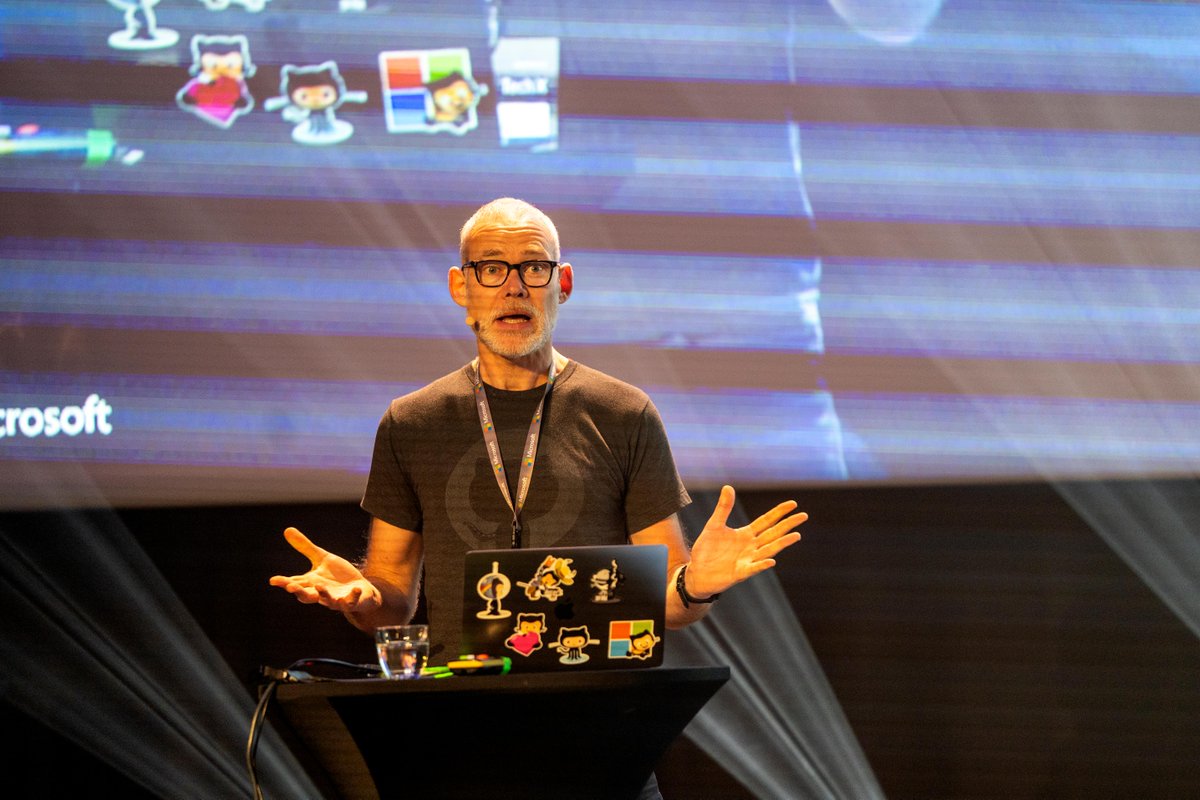 MicrosoftNorge's tweet photo. Et lite bildedryss fra dagen så langt📷  #MSTechXOslo #MSTechX https://t.co/2TIdlaV7bu