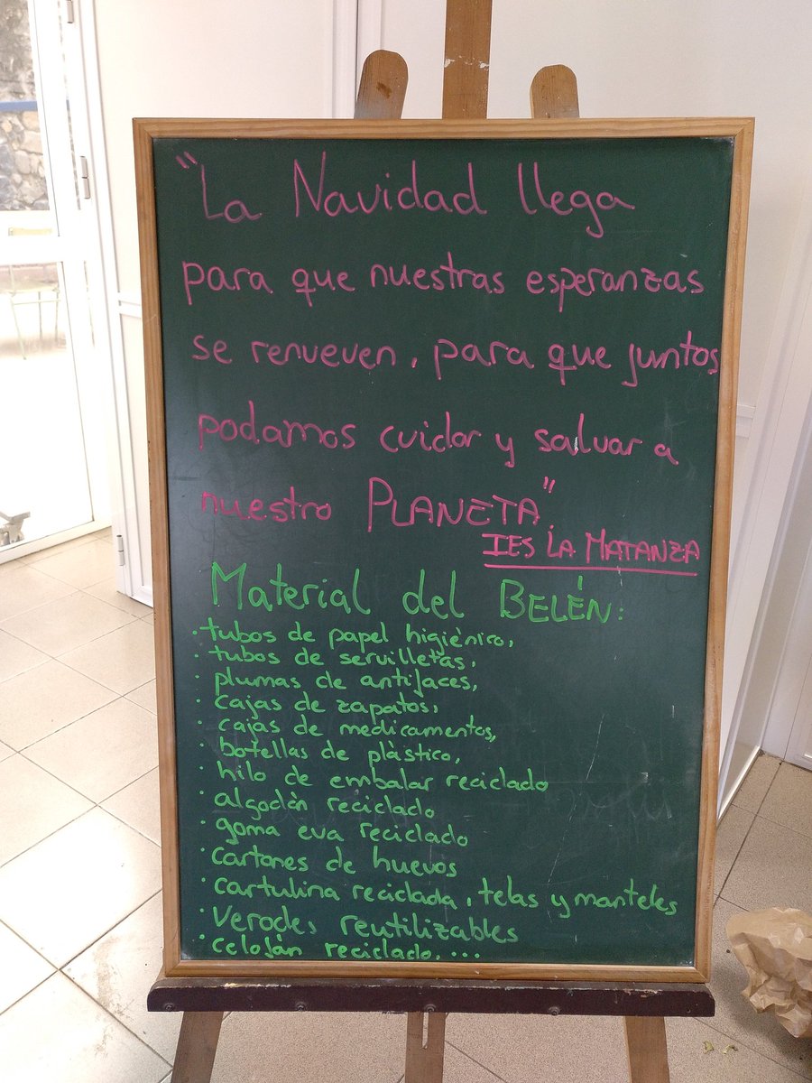 manosfuturas's tweet photo. Belén del #IESLaMatanza con materiales reciclados.  @aytomatanza https://t.co/f0gq2lnGBJ