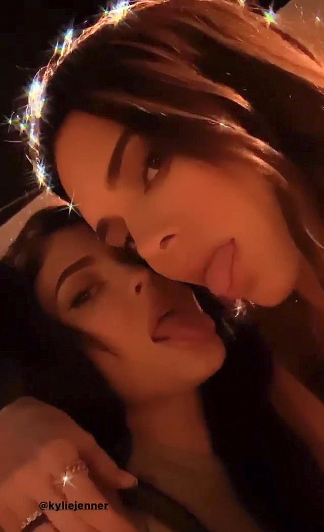 Oh, Kylie and Kendall Jenner. 