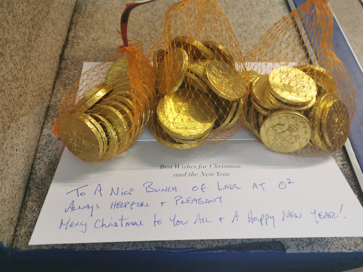 Our 1st Xmas card of the year and a few treats to go with it #MerryChristmas #O2Bridlington <a href="/lindasfjones/">Linda Jones</a>