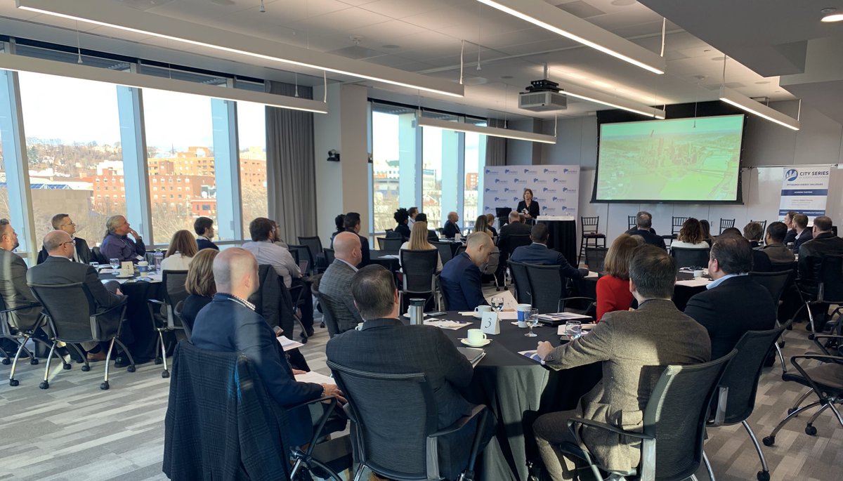 Energy_Dialogue's tweet image. Full room for our #Pittsburgh Energy Dialogues City Series. We look forward to today’s #dialogue on #mobility #decarbonization #futureofenergy @CMU_ENERGY @CarnegieMellon @AnnaJSiefken @Energy_Dialogue @MonikaSimoes
