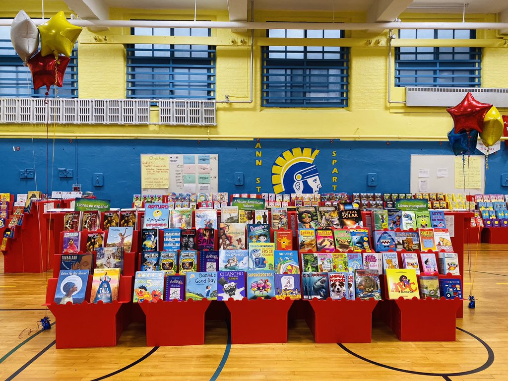 ElemCoach's tweet photo. After weeks of planning... My Very Own Library is here! All 1,266 of our students are going home with 5 FREE books today! Thank you @Scholastic @NPSvoices and #myveryownlibrary #universityofchicago #VPinaction 
#thesunalwaysshinesonAnnStreet https://t.co/ydKRJovlY5