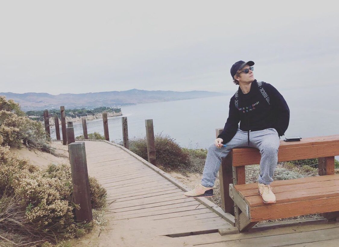 @/𝘊𝘳𝘪𝘮𝘴𝘰𝘯𝘞𝘰𝘭𝘧𝘦𝘵𝘵𝘦 𝘩𝘢𝘴 𝘱𝘰𝘴𝘵𝘦𝘥 𝘰𝘯 𝘐𝘯𝘴𝘵𝘢𝘨𝘳𝘢𝘮
   𝘔𝘰𝘳𝘯𝘪𝘯𝘨 𝘸𝘢𝘭𝘬𝘴 𝘵𝘩𝘳𝘰𝘶𝘨𝘩 𝘞𝘩𝘪𝘵𝘦 𝘏𝘢𝘳𝘣𝘰𝘳. 𝘐𝘵’𝘴 𝘵𝘩𝘦 𝘭𝘪𝘵𝘵𝘭𝘦 𝘵𝘩𝘪𝘯𝘨𝘴 𝘪𝘯 𝘭𝘪𝘧𝘦 𝘵𝘩𝘢𝘵 𝘮𝘢𝘵𝘵𝘦𝘳.