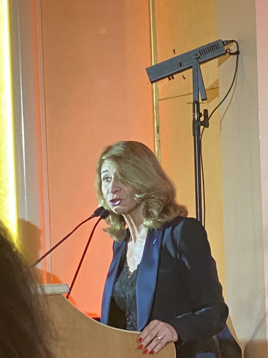 Merci <a href="/MurielTouaty/">Muriel Touaty</a> bravo pour ce #technionconnectedworld et bienvenue <a href="/onepoint/">Onepoint</a> 🙏
