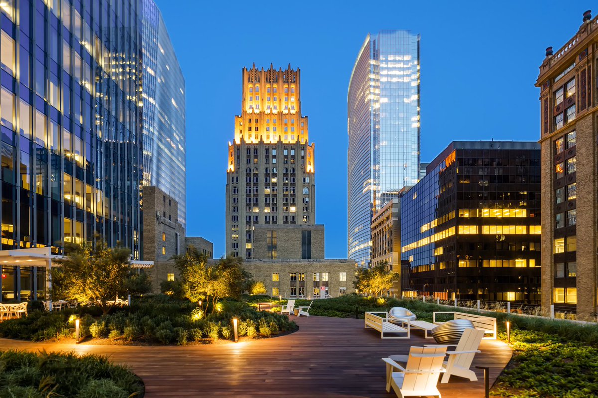 SkanskaGroup's tweet image. Today we announced our biggest divestment ever in terms of square feet – the Bank of America Tower in Houston, Texas. The building will use 25 percent less energy than typical facilities. #LEEDv4 group.skanska.com/media/240593/S…