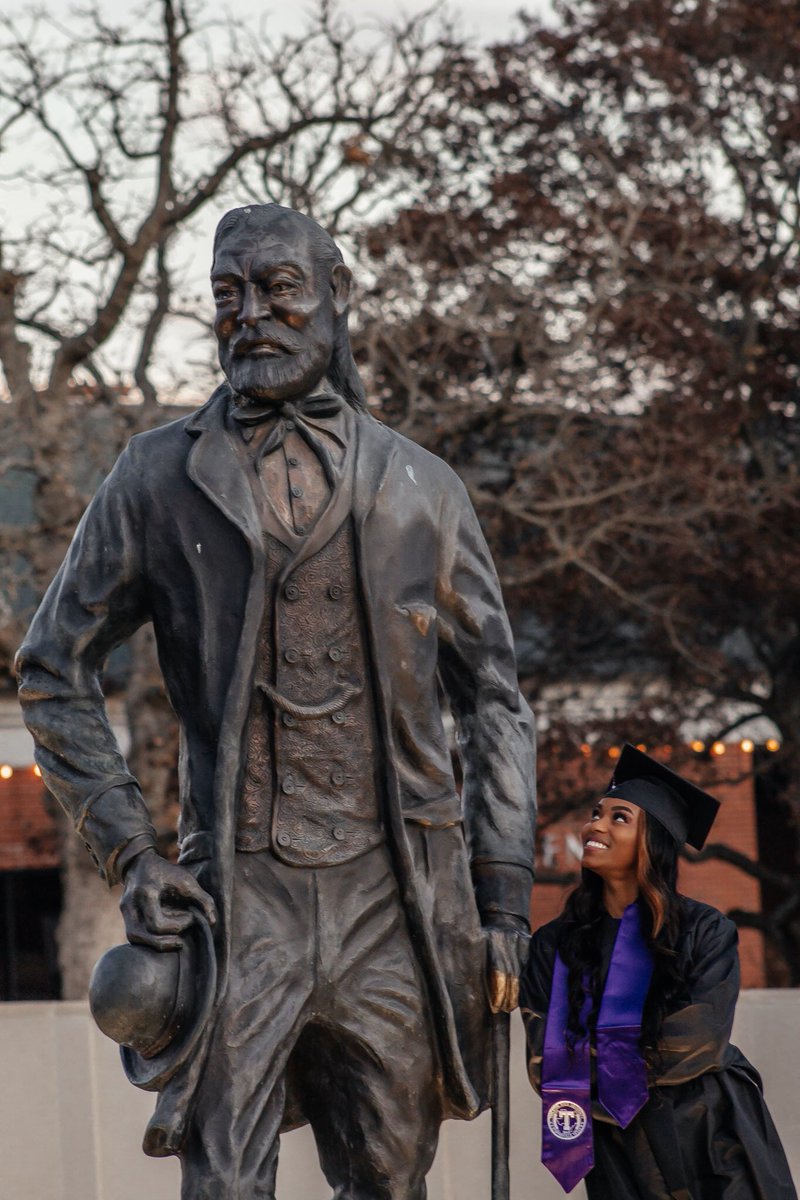 cash_rilla's tweet photo. The two most important days in your life are the day you are born, and the day you find out why. 

BA in Communications &amp; Digital Media 🎓
December 14th 10am 🎉 https://t.co/GL37O3c53q
