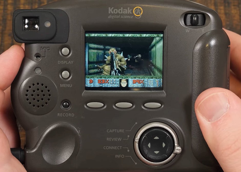 Video: Watch someone play DOOM on a Kodak digital camera from 1998 dpreview.com/news/764404388…