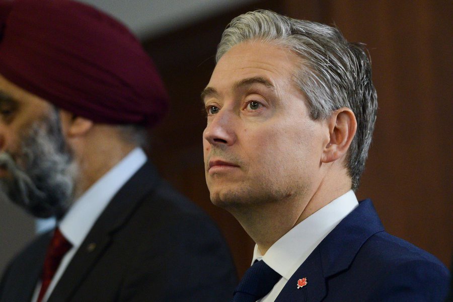 ELh2J7oVAAAR0Se?format=jpg&name=900x900