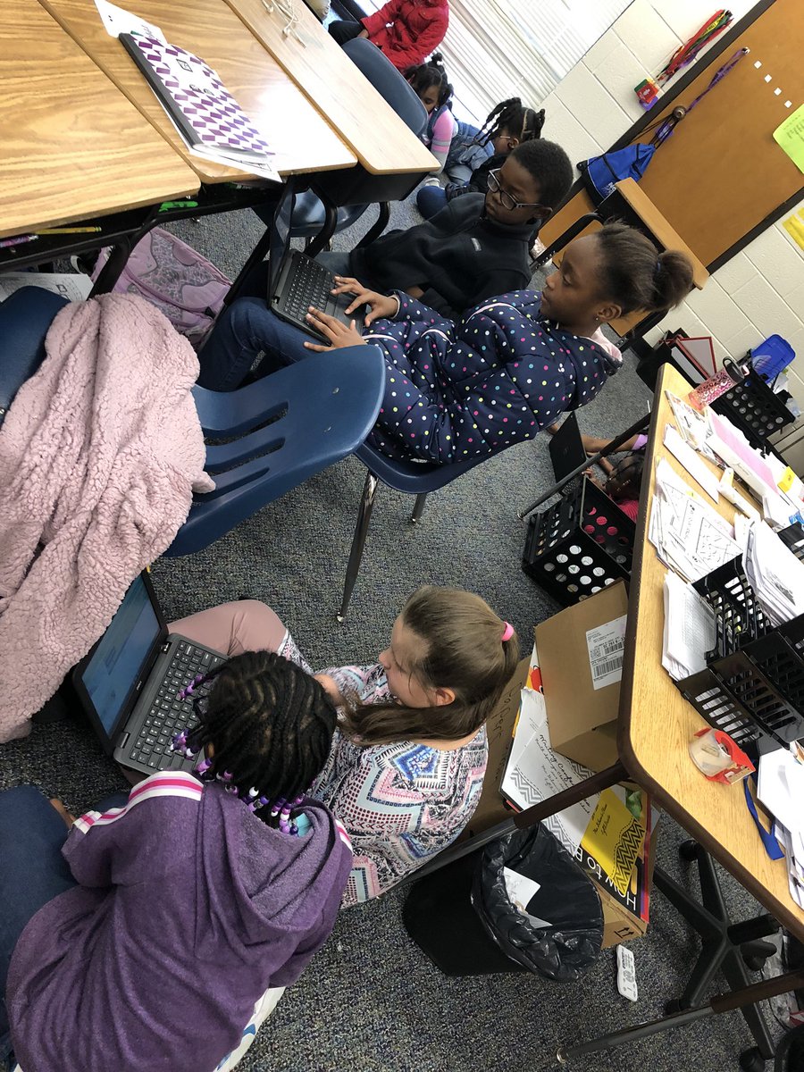 My second graders are loving the hour of code with the fifth graders! <a href="/NSECrickets/">NSE Crickets</a> <a href="/lets_du_this/">Dana DuPre</a>