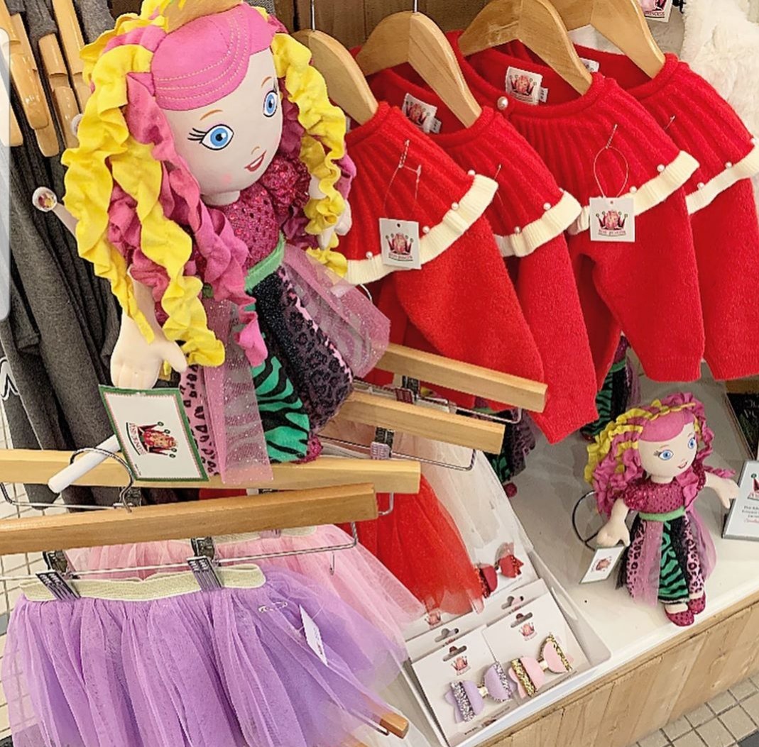 Princesstowne's tweet photo. We are thrilled to be part of @_TheHappyBaby collective in #Grimsby #Ontario and so grateful that is doing very well in such a short time! 🙏👑💕
#kidlit #TheAdventuresofposhprincess #PoshPrincess #kidstore #GrimsbyMoms #childrensfashion #tutus https://t.co/6qGhqouEZw
