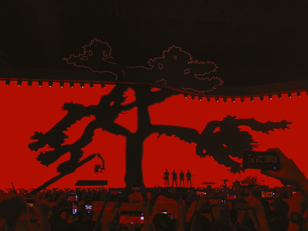 AyoAV_official's tweet image. Bucket List ✅ #U2TheJoshuaTree2019