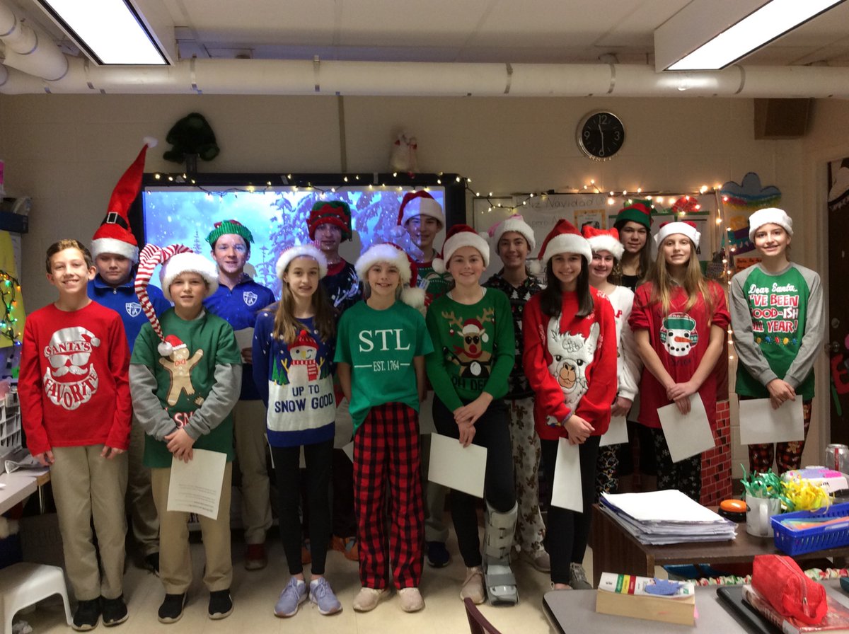 acssp1's tweet photo. La Navidad plays for 2019 in Spanish classes # ACSGatorPride https://t.co/rcJY1nBCwL