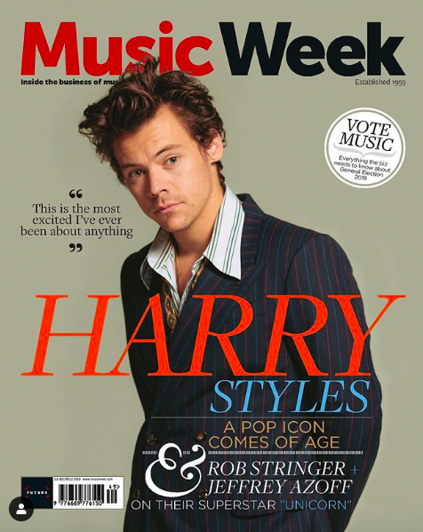 WORLDMUSICAWARD's tweet photo. #HarryStyles is #MusicWeek's Cover Star as he gets ready to drop his new album #FineLine on Friday, with Sony Boss #RobStringer planning to cement his position as the biggest most intriguing Star on the planet!👨‍🎤📸🌟💿💥1️⃣3️⃣🥇🌟🌎🔥👑 @harrystyles
https://t.co/MowG90LrqU https://t.co/4OiC8npgEu