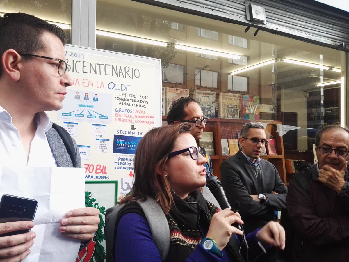 Cedetrabajo's tweet photo. Estamos transmitiendo por nuestro Facebook #ClaseAlParque .
Link 👉 https://t.co/PfdbAidtyF https://t.co/RSmrOZUJly