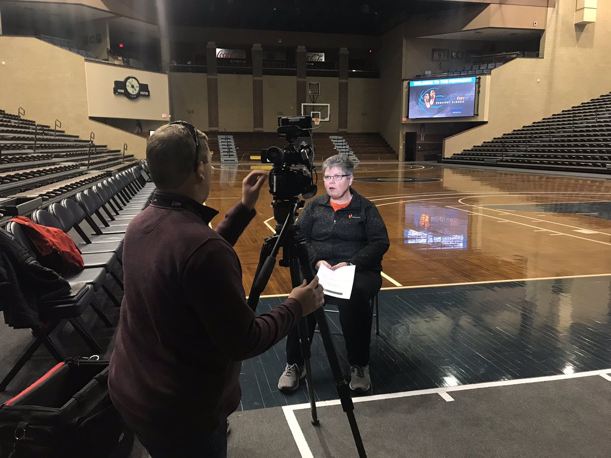 sanford_complex's tweet photo. .@KELOSweeter is here with @sdfly_girl to discuss this Saturday’s 5th annual @Samaritans_Feet #BarefootClassic high school hoops event. We’re honored to raise awareness for a tremendous cause. #SanfordSports #CountToZero https://t.co/pdQzEsCu9a
