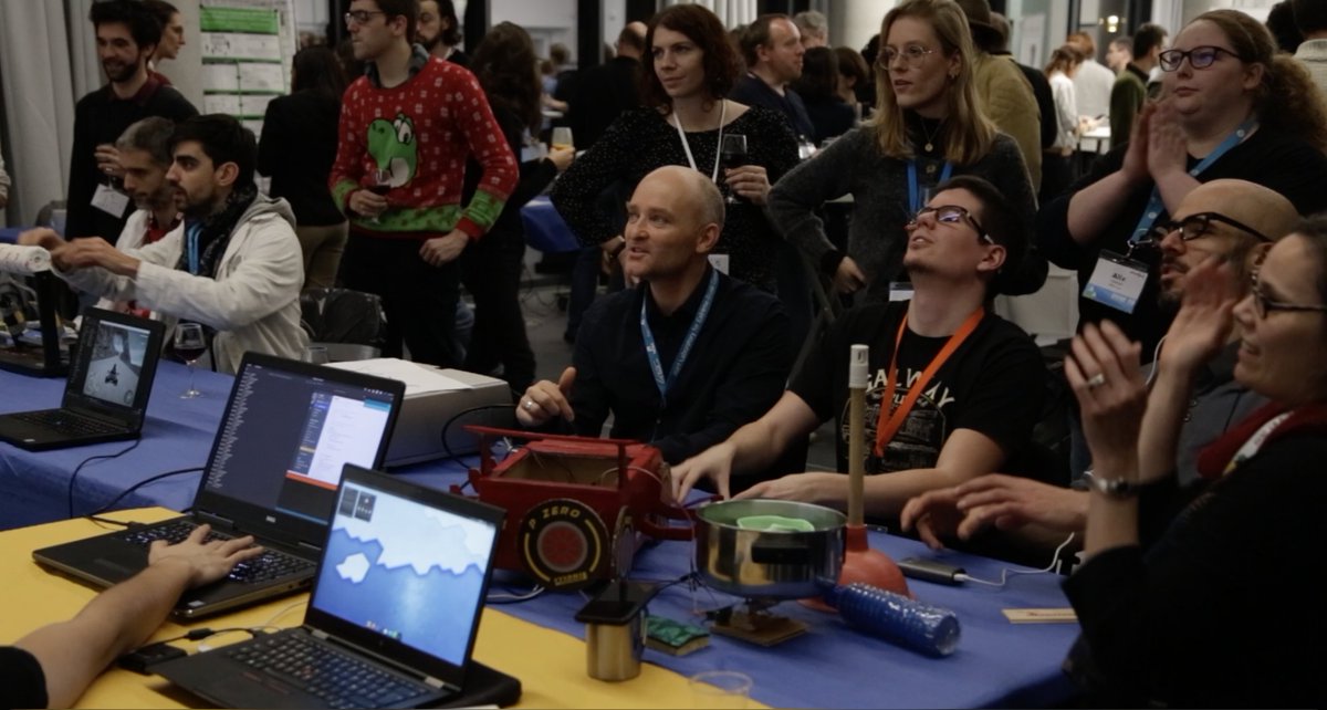 INNOVACSsfr's tweet photo. Créativité débordante et ambiance ludique pour la Nuit des Démos ce soir dans le UX Lab avec la communauté des chercheurs et étudiants IHM !! @ihm2019 @afihm @INNOVACSsfr @UGrenobleAlpes @LIGLab https://t.co/L2AJaGBZor