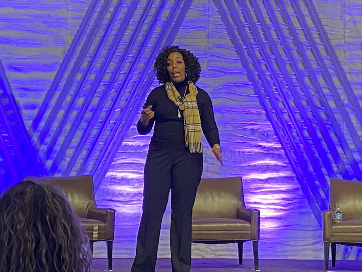 DellTechPartner's tweet photo. Nichole Wiley-Marks discusses her #leadership journey and “leaning into the matrix” at #WOTC19. Do your best. Stand up to the challenge. Perception matters. Step outside of your comfort zone. @ArrowGlobal @ArrowECS @WOTChannel @DellTech #womenintech https://t.co/O7ytu6yuAr