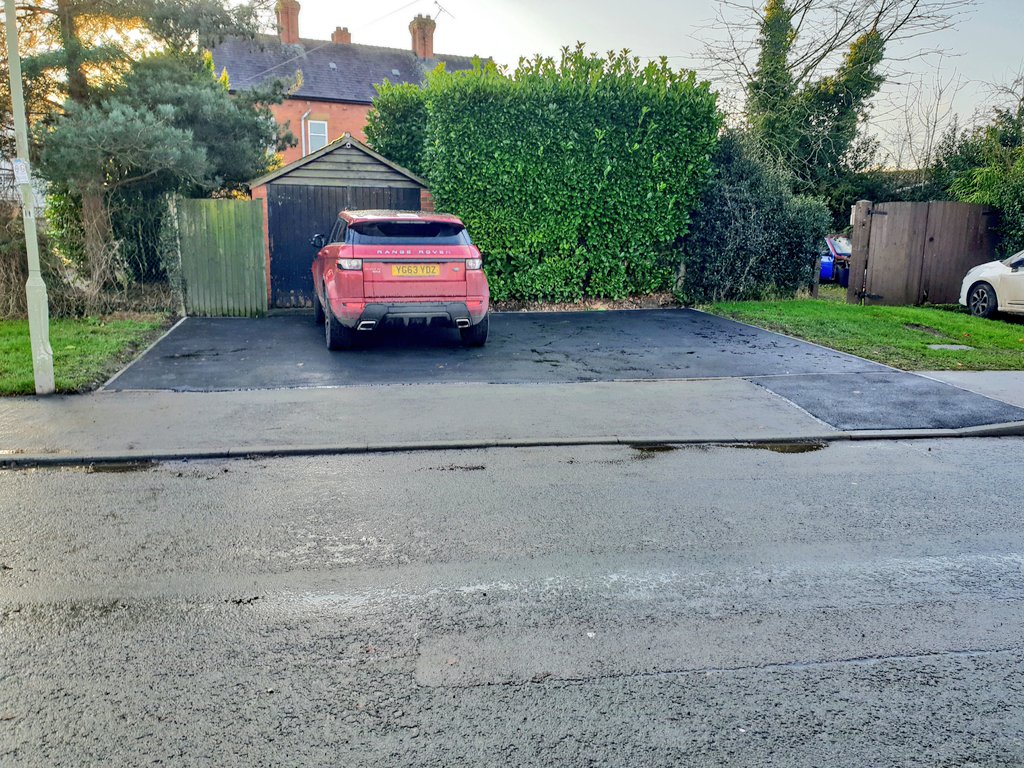 CarlPenrose's tweet photo. #Shropshire #Oswestry #Groundworks #Dropkerbs #Paving 3 council approved dropped kerb access jobs completed & some open textured basecourse tarmac for a new build all ready for top coat! https://t.co/LkVFrpgFBp