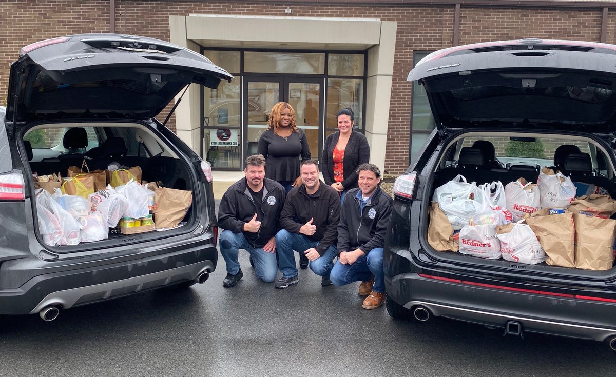 EASCarpenters's tweet photo. #EASCarpenters #KMLCarpenters collected over 170,000 pounds of food for the #PrestonandSteve #CampOutForHunger. Thank you to everyone involved at the @GBCA and @CCT_Network for their enthusiasm and helping us be one of the top donors this year! #CommunityCarpenter #FoodBank https://t.co/XDdQGMScaz