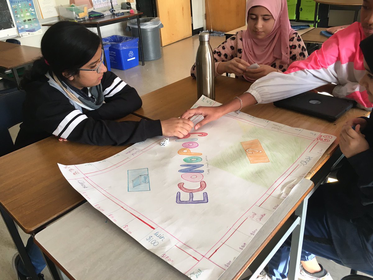 Penumarthy_'s tweet photo. Exploring #ecosystems through #boardgame @BalmoralDrivePs @PeelSchools #explore #inquiry #peelEML #handsonscience https://t.co/8FRRTqyuSW