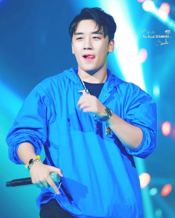 8KLIFE's tweet photo. Happy Birthday to the amazing person @ForvictoRi you always cared about all people and tried to help them, wanted to put smile of their faces before yours. It's a shame what's happening right now. But we believe in you, please stay strong and positive ❤️

#WhereIsMyCandle https://t.co/CBkIu1oEX8