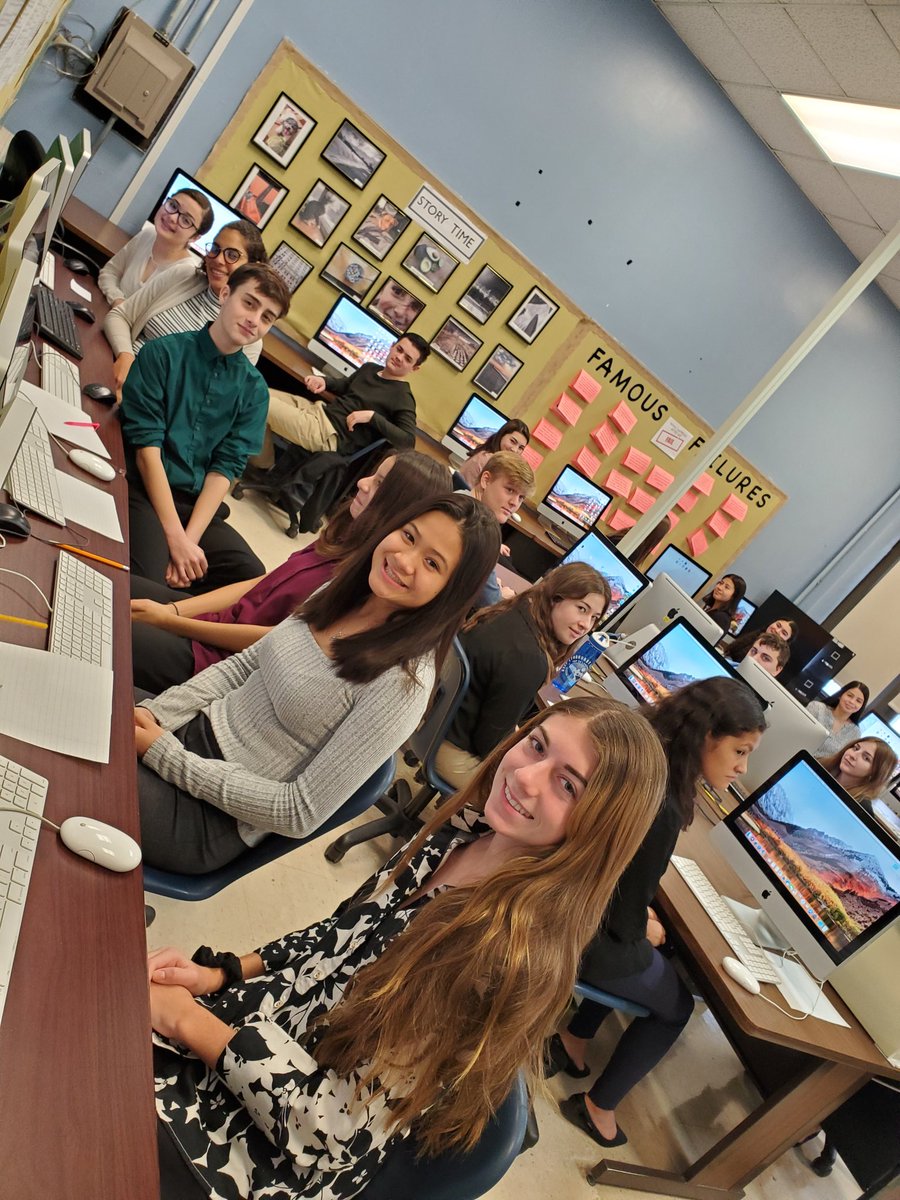 SpanishteachLhs's tweet photo. Good luck to all of our 30 FBLA members taking a regional test today! https://t.co/ZsMOaRysnG