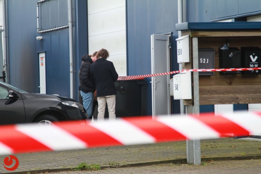 Politie ontmanteld drugslab op De Hemrik - LEEUWARDEN – De politie heeft woensdag een synthetisch drugslab aangetroffen in een loods aan de Ceresweg in Leeuwarden. Een... -..