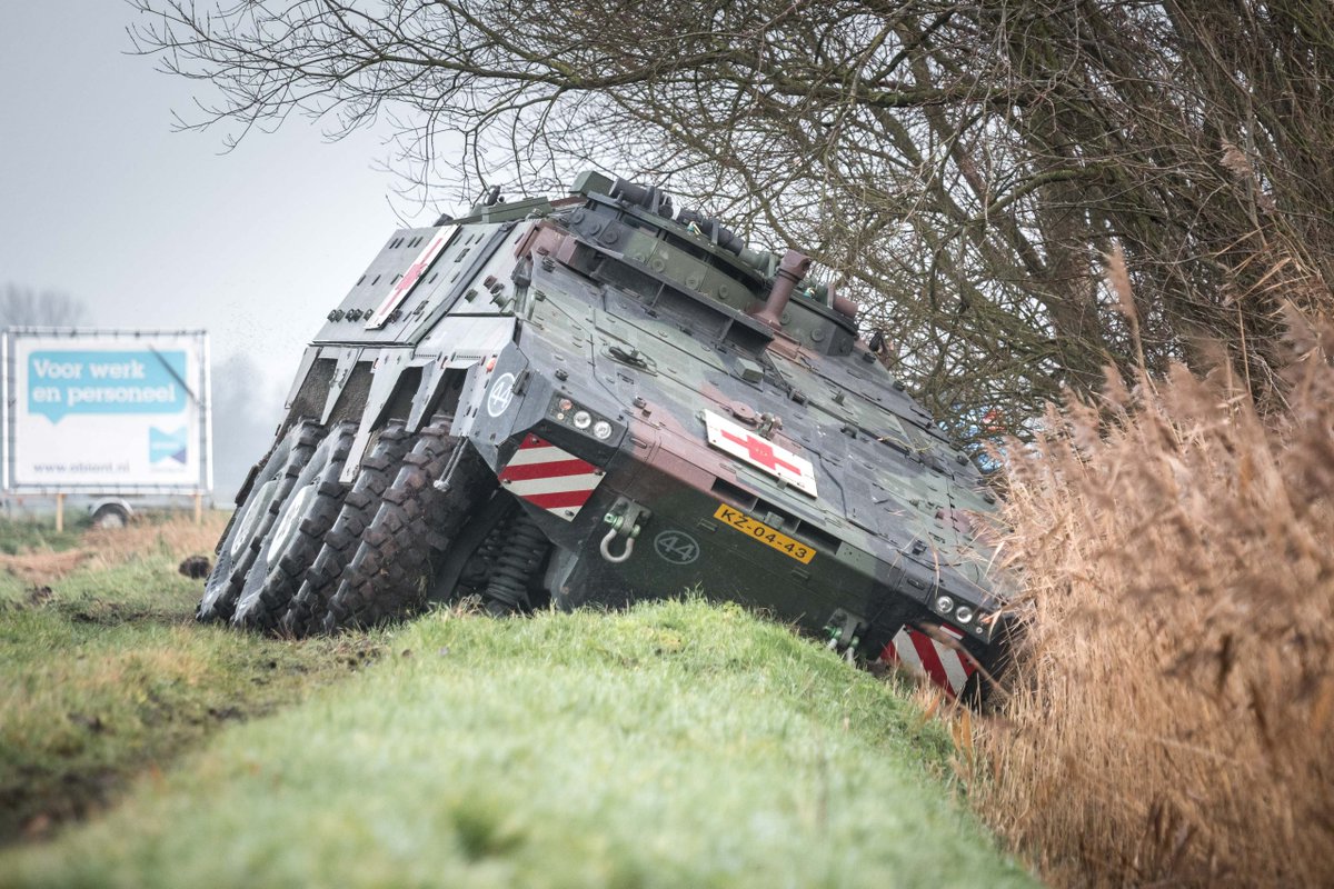 Pantservoertuig raakt van de weg -..