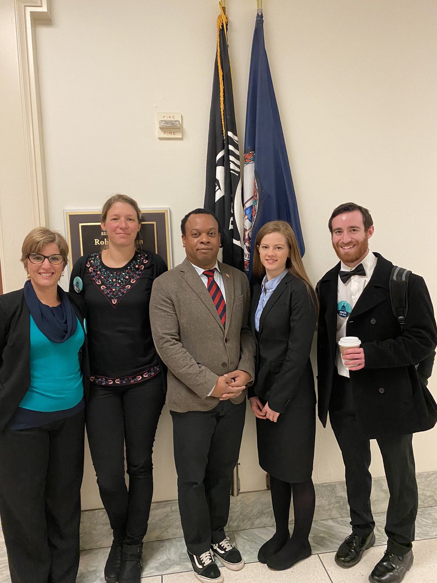 VA scientists meeting with <a href="/RobWittman/">Rep. Rob Wittman</a> staffer. Thank you <a href="/RobWittman/">Rep. Rob Wittman</a> for supporting #nih funding.  #ASCBEMBO2019 #ascbhillday