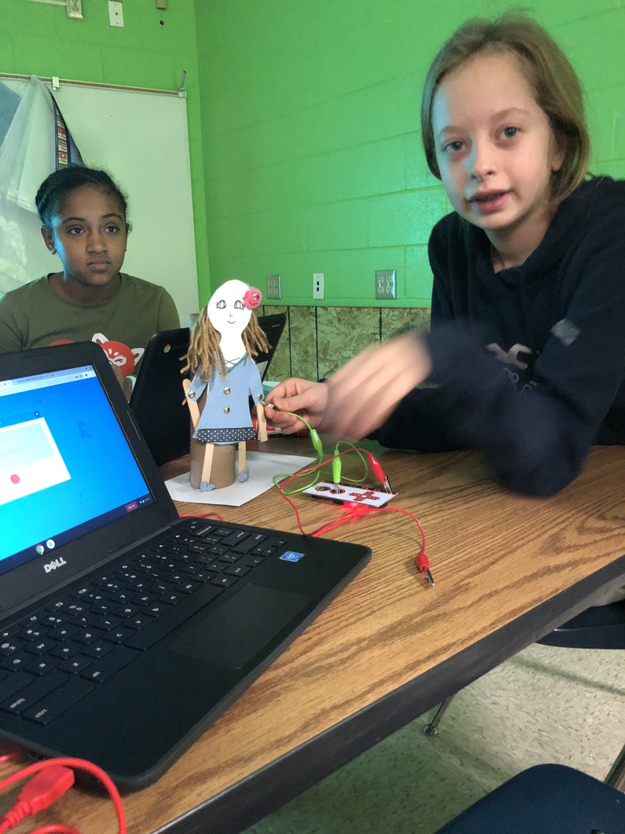 WalkerFox's tweet photo. Creating Talking Shakespeare Dolls #makeymakey #scratch #nfeslifeready @JaclynClaytor https://t.co/QO1ot6CSbX
