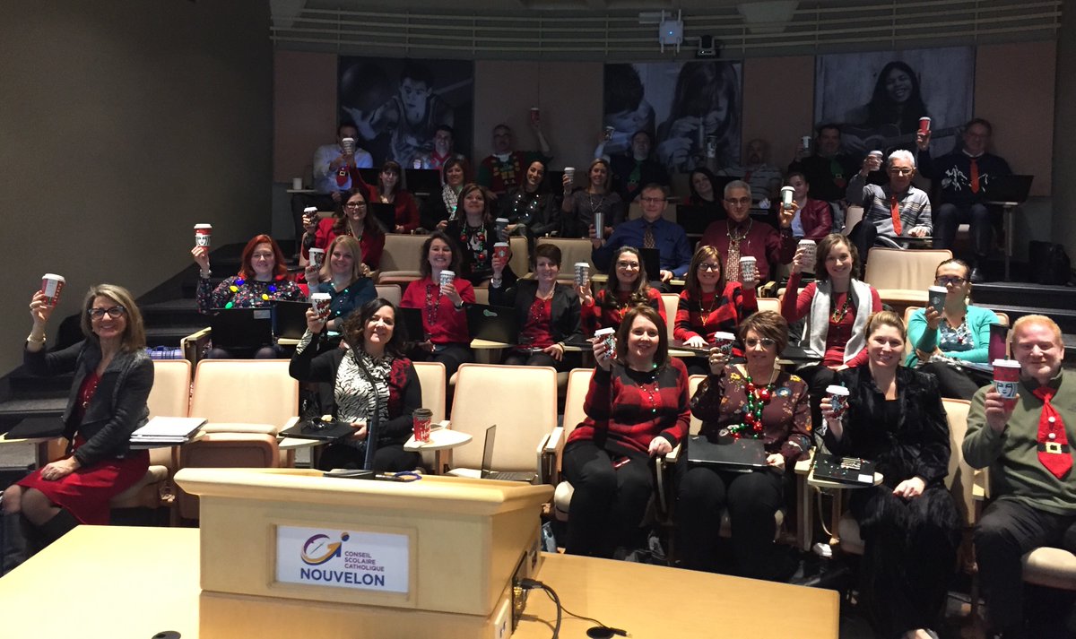 CSCNouvelOn's tweet photo. L'esprit des fête règne au CSC Nouvelon! Notre directrice de l'éducation, Lyse-Anne Papineau, a offert aux cadres un bon café Starbucks cet avant-midi. Merci!  #NouvelonEnMouvement https://t.co/HCmHoppA5L