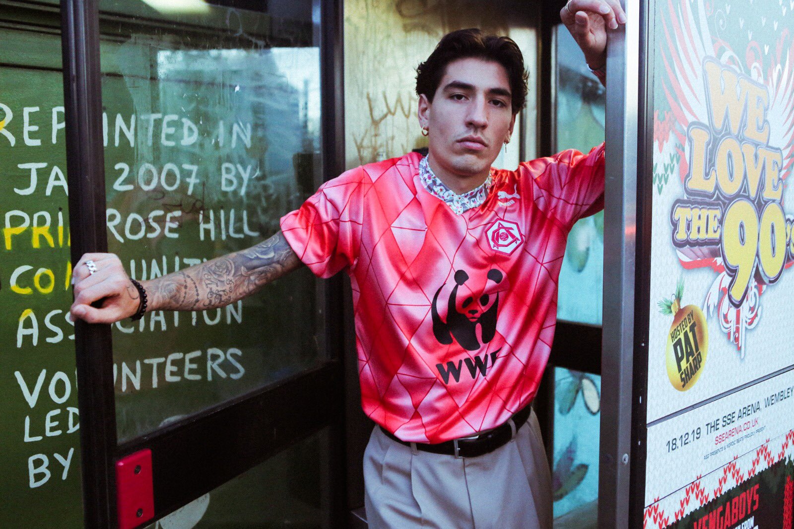 Hector Bellerin sews own trousers with help from mum as Arsenal