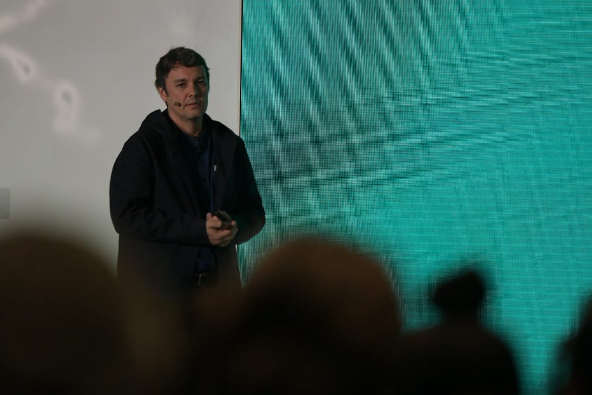IDRD's tweet photo. "Los parques promueven el desarrollo económico y el turismo": Pedro Paes Lira, fundador de Naturaleza Urbana Brasil, en el foro #ParquesQueTransforman https://t.co/Ym1UsEUUOj