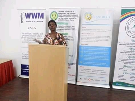 WomenWithAMiss1's tweet photo. #womenwithamission was privileged to be among the few Organisations meet and share our work as #HumanRightsDefenders with the #EUdelegates (9 ambassadors) who had come for a retreat in eastern Uganda
#GIZ
#EuropeanDelegates
#WomenWithAMiss1 https://t.co/YlRgQfjqpd