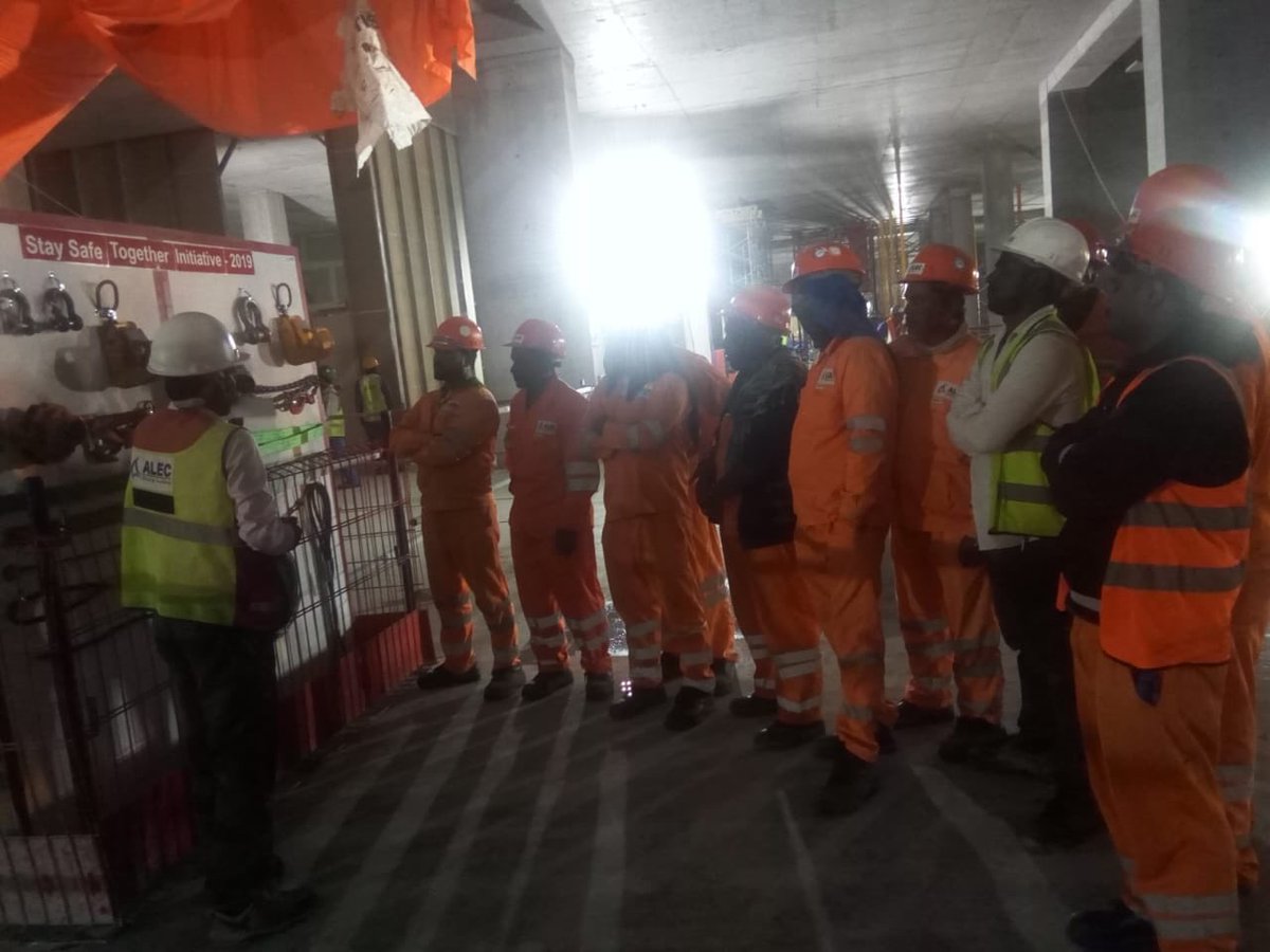 MALC229's tweet photo. Awareness training with the lifting teams. @WSP_ME #SST2019 #WeAreWSP https://t.co/Gs9bQkBfZ2