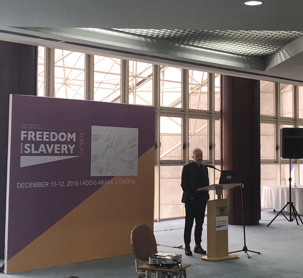 HTLegalCenter's tweet photo. Founder & President of Transparentem (and @htlegalcenter Board member) Ben Skinner presents on Transparentem’s work during a session on business & NGO collaboration at #Freedom19. Learn more about Transparentem at https://t.co/XHLzDmzyEK https://t.co/gOmb0bIrmg