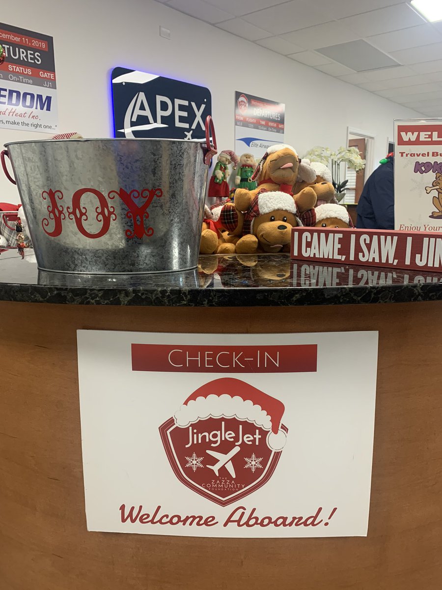 LaunchCU's tweet photo. SO excited to be at @jinglejet ! 👏🎄🎅🧡 
#launchfcu #gobeyond #jinglejet https://t.co/vYuAUTEAt0