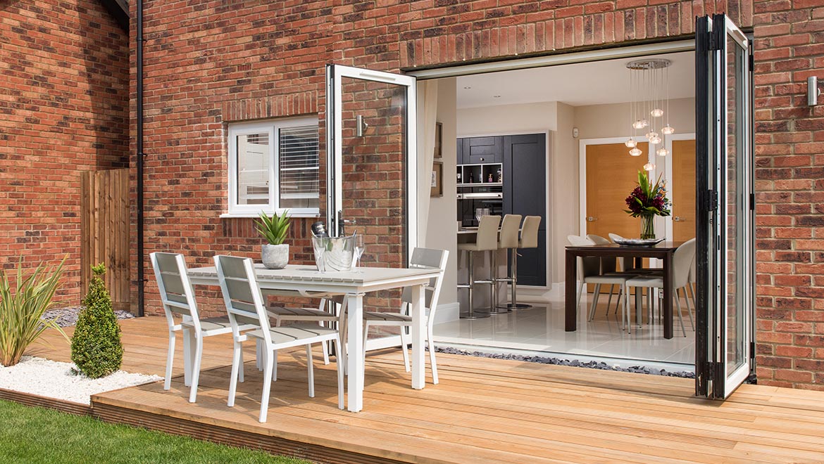AvantHomes's tweet photo. The Langham, Danetre Place 😍

5-bedrooms, exclusively designed kitchen, Hive Smart Energy and a huge double garage, included in the purchase price! With only a 5% deposit required, this isn’t just a dream home, it’s your next home! 😉 https://t.co/JThDVMXPLo #MoreHomeToBeginWith https://t.co/kbHUfgmERt