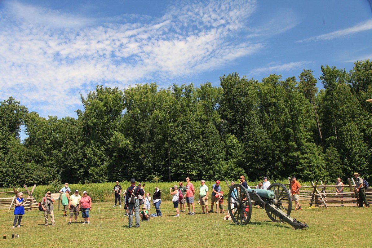 RichmondNPS's tweet photo. Did you know #RICH has a cannon crew!? These volunteers train diligently to ensure all demonstrations are done safely for the public. Throughout the year, they donate their weekends to the park to commemorate the battles and educate visitors about Civil War artillery. #NPSVIP https://t.co/40SGKlmi9b