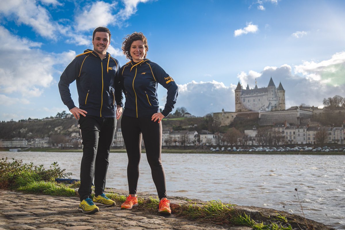 [🤩 EXCLUSIVITÉ]
Elle est arrivée ! En 2020, la veste officielle du Marathon de la Loire se pare de bleu marine et de jaune d'or...
La plus belle des dotations, offerte pour toute inscription sur l'une des 3 épreuves.
👉 marathon-loire.fr 
#MDLL20 #marathondelaloire