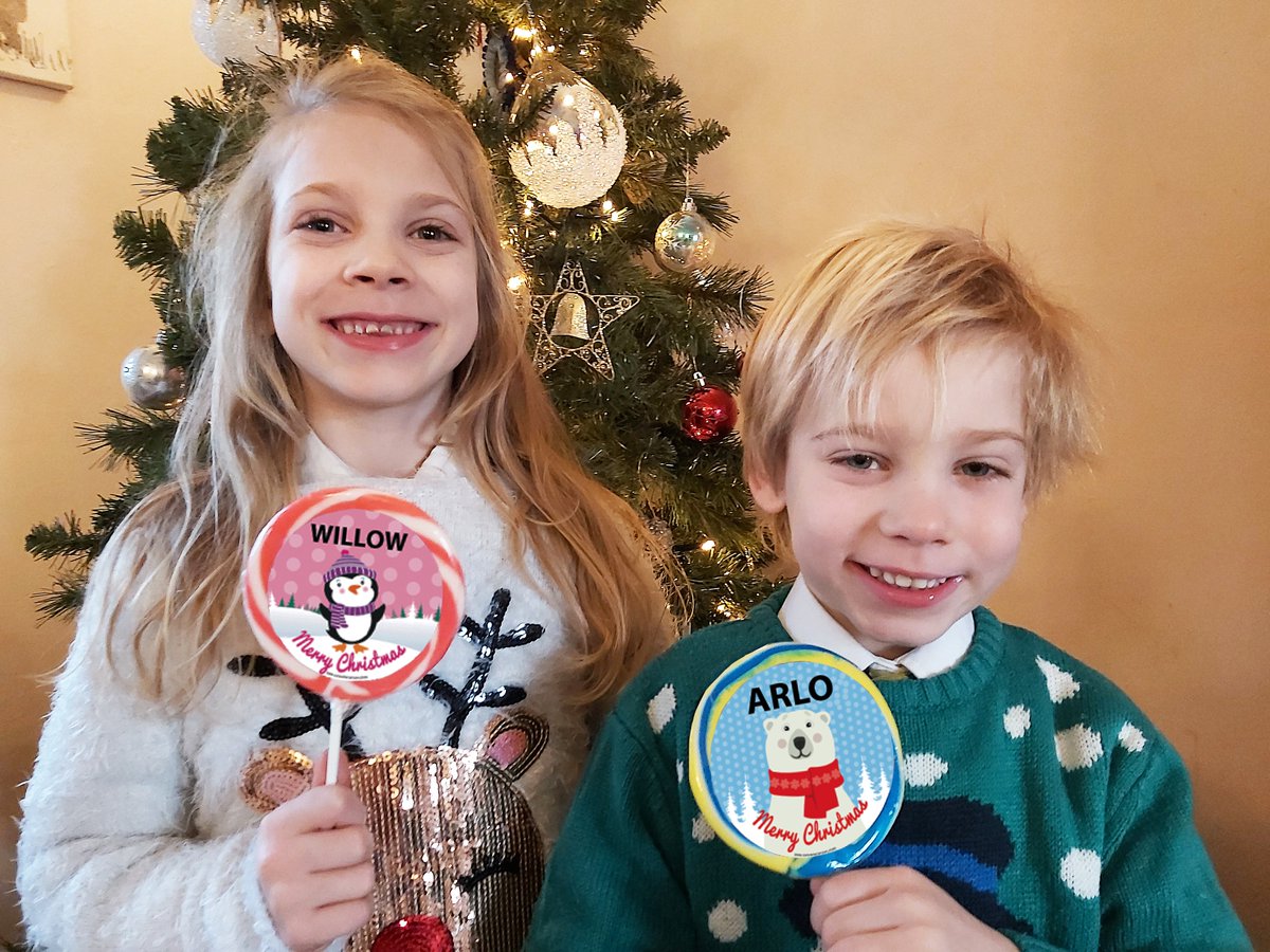 NeedThatGift's tweet image. ✨Our NEW &amp;amp; IMPROVED lolly design is a must have in children's stockings!✨🎁

These festive fruit lollies can be personalised for any name! 4 designs available. 12 letters maximum...🎅🎄

 Proudly made in the U.K. 🇬🇧 ONLY £2.99 🤪

#StockingFiller #Christmas #GiftIdeas #lollies