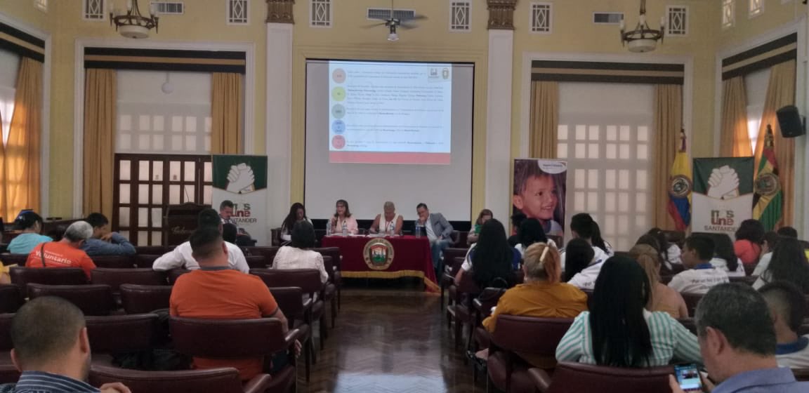 WorldVisionCO's tweet photo. A esta hora comienza el foro para generar dialogo público en torno a la celebración de los 30 años de la convencion sobre los derechos de los niños en santander, un hito que genera una reflexión constante alrededor de los niños y su bienestar #30CDN #WorldvisionCO #PorLosNiños https://t.co/bFOAp0iUOW