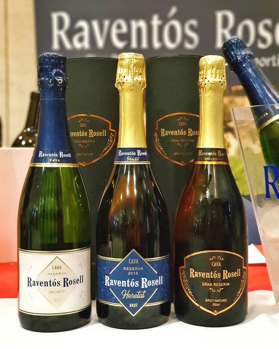 elvinet's tweet photo. 🥂 RAVENTÓS ROSELL🍾
Interesante trío de Cavas de una bodega pendiente de conocer 🥂
¿Quién se anima?😉
#elvinet
#RaventósRosell #Cava
#CavaEducator
#JoveConfraredelCava
#CavaLovers #CavaTasting #CavaCatalà #CavaPic #CavainModeration #CavaLife #CavaGeek #CavaMoments https://t.co/AQ14kLNlOH